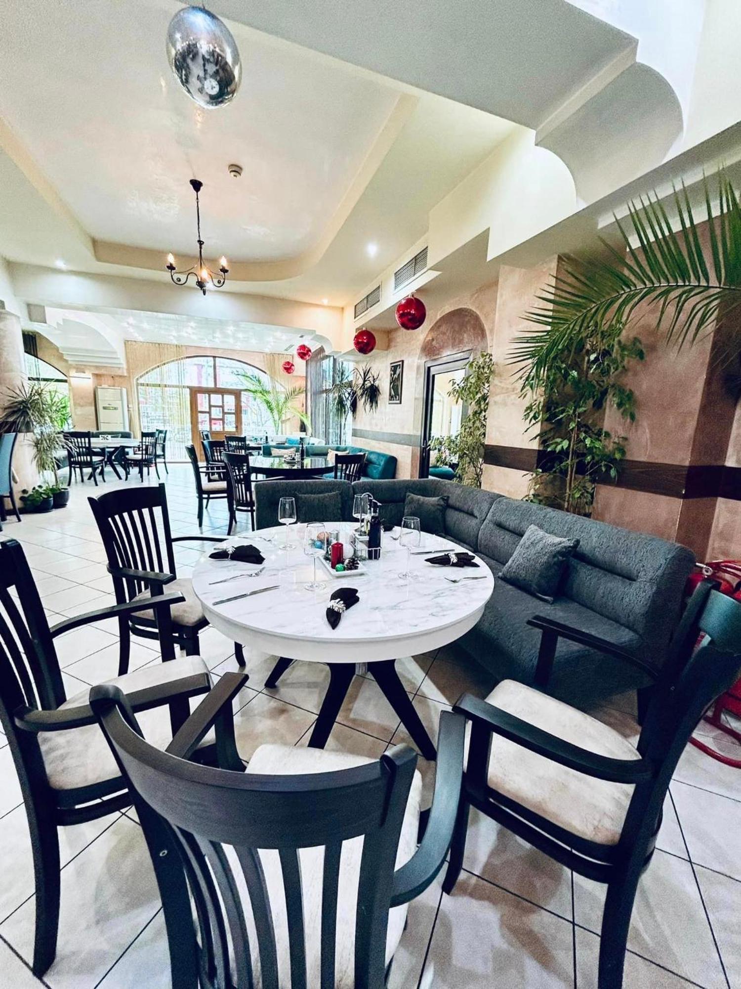 Meatsa Hotel Kurdzhali Ngoại thất bức ảnh