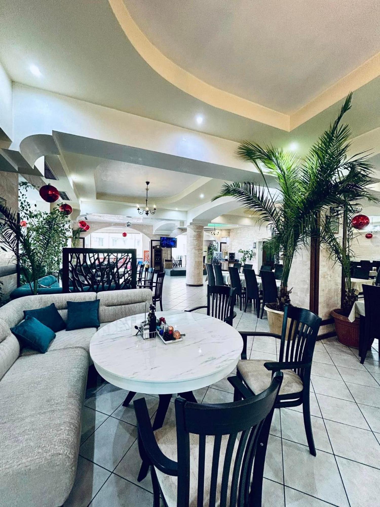 Meatsa Hotel Kurdzhali Ngoại thất bức ảnh